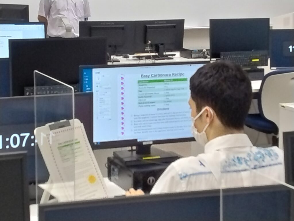 競技中の鹿内翼さん